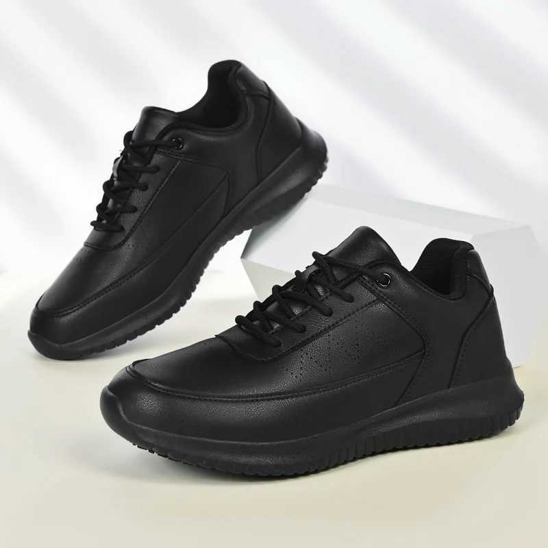 Chef shoes four seasons new soft sole non-slip waterproof oil-proof kitchen work shoes mens plus size casual light sports shoesC250123