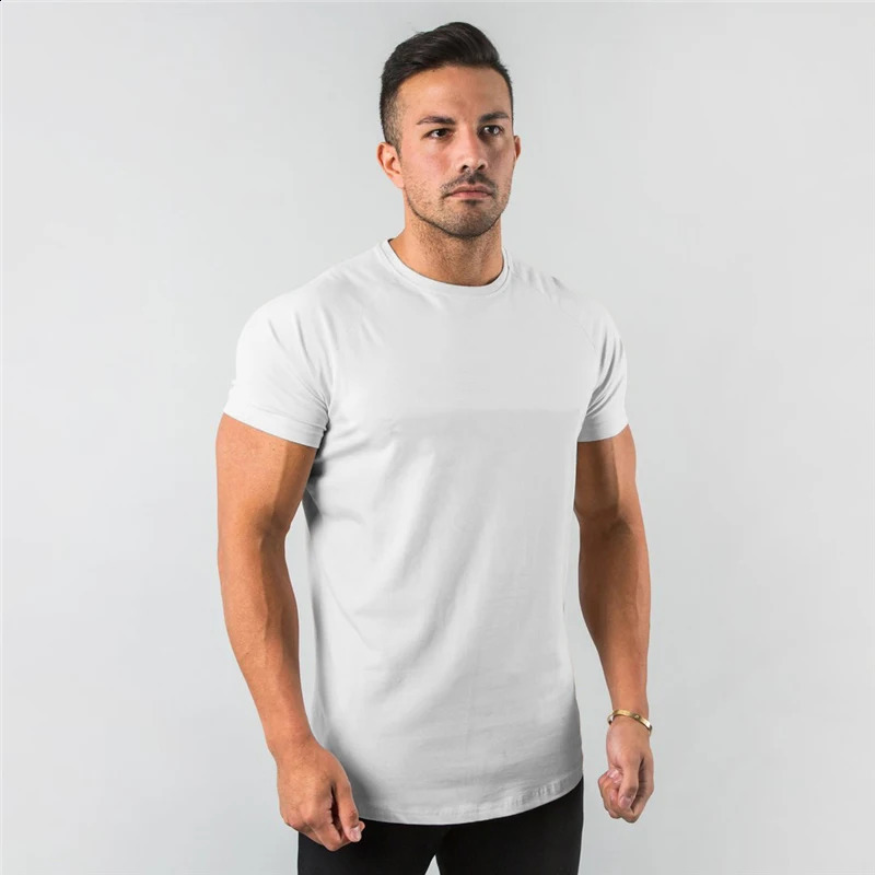 Fashion Plain Tops Tees Fitness Mens T Shirt Short Sleeve Muscle Joggers Bodybuilding Shirt Male Gym Clothes Slim Fit Shirt 250118