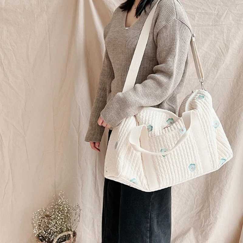 Little Bear Embroidered Handheld Shoulder Bag Cute Cartoon Large Capacity Mother Baby Parent Child Single Shoulder Bag Mommy BagC250326