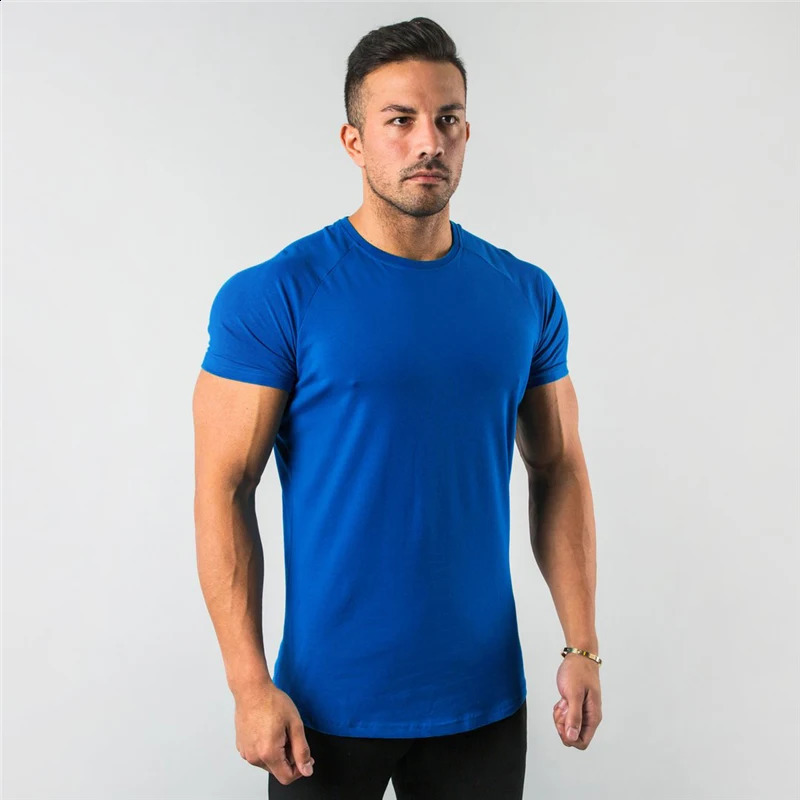 Fashion Plain Tops Tees Fitness Mens T Shirt Short Sleeve Muscle Joggers Bodybuilding Shirt Male Gym Clothes Slim Fit Shirt 250118
