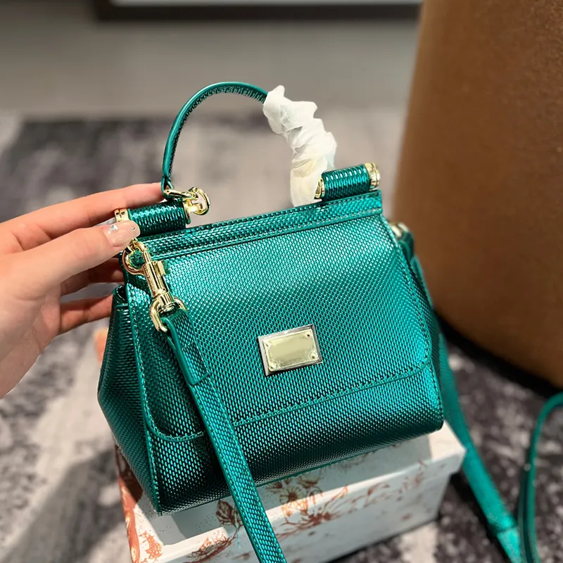 Womens Evening Bags Devotion Shoulder Bags Designer Leather Handbags Backpack Luxury Lady Cross Body Fashion Shopping Totes Bags Purses Wallet Camera Bags