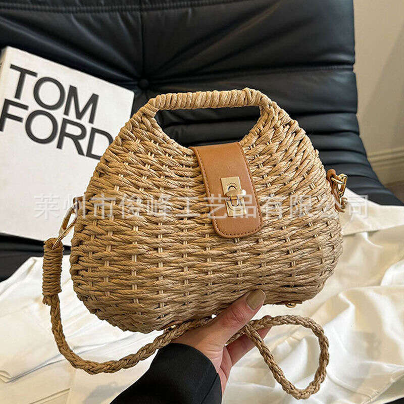 Spring And Summer Versatile French Shell New Grass Woven Seaside Crossbody Bag, Double Single Thread Buckle Handbag