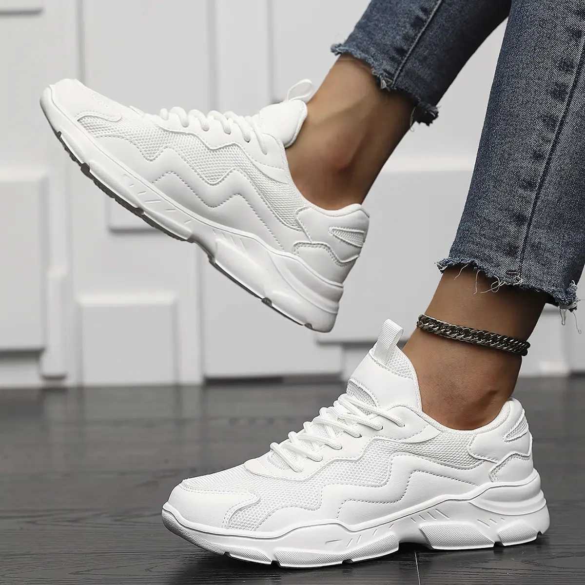 Womens sports shoes womens lightweight mesh breathable casual shoes womens black sports shoesXJ250324