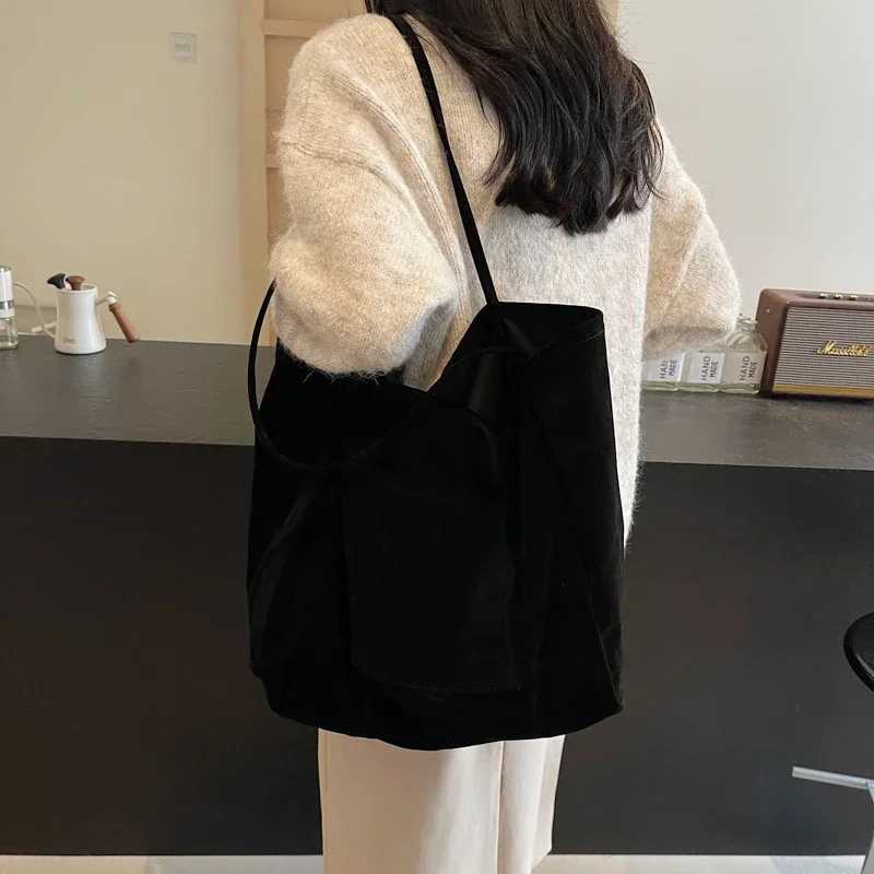 Casual suede large capacity designer high-quality shoulder bag 2024 solid color simple fashion soft version Y250121