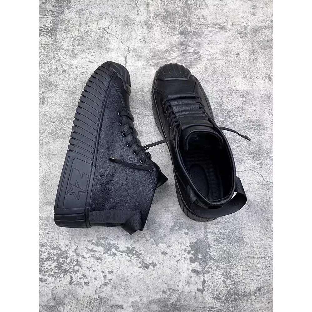 Fashionable casual sneakers for men in autumn 2023, new versatile and high-heeled outdoor Korean fashion trend shoes