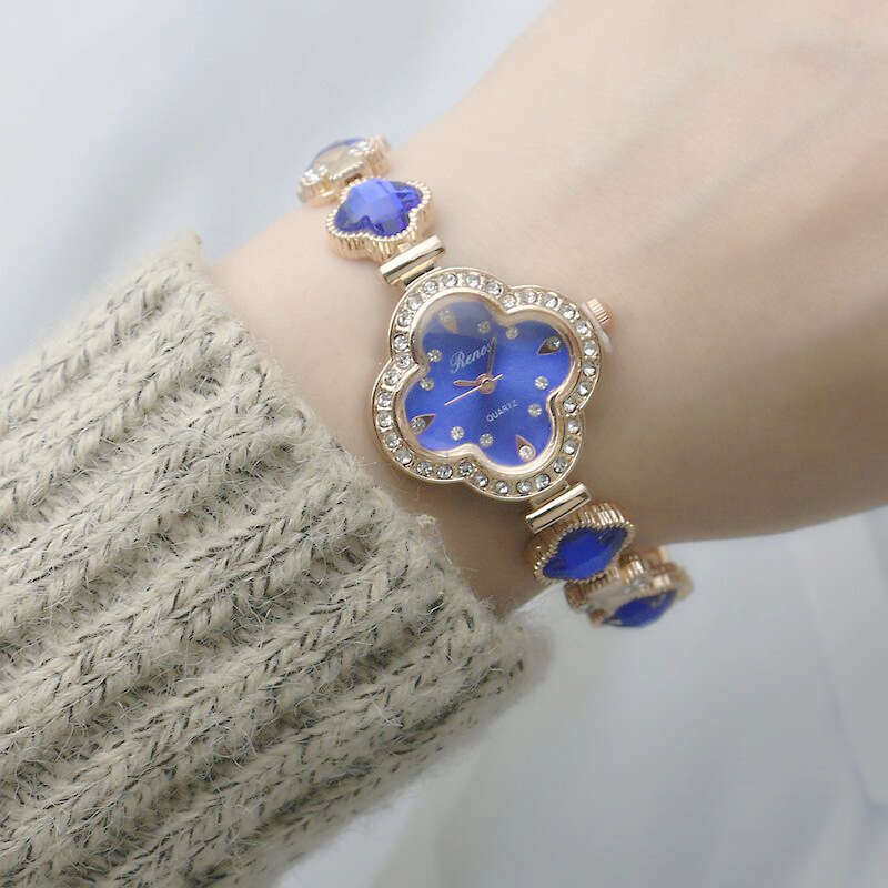 Live streaming rhinestone small fresh women's fashionable clover bracelet watch, green quartz watch