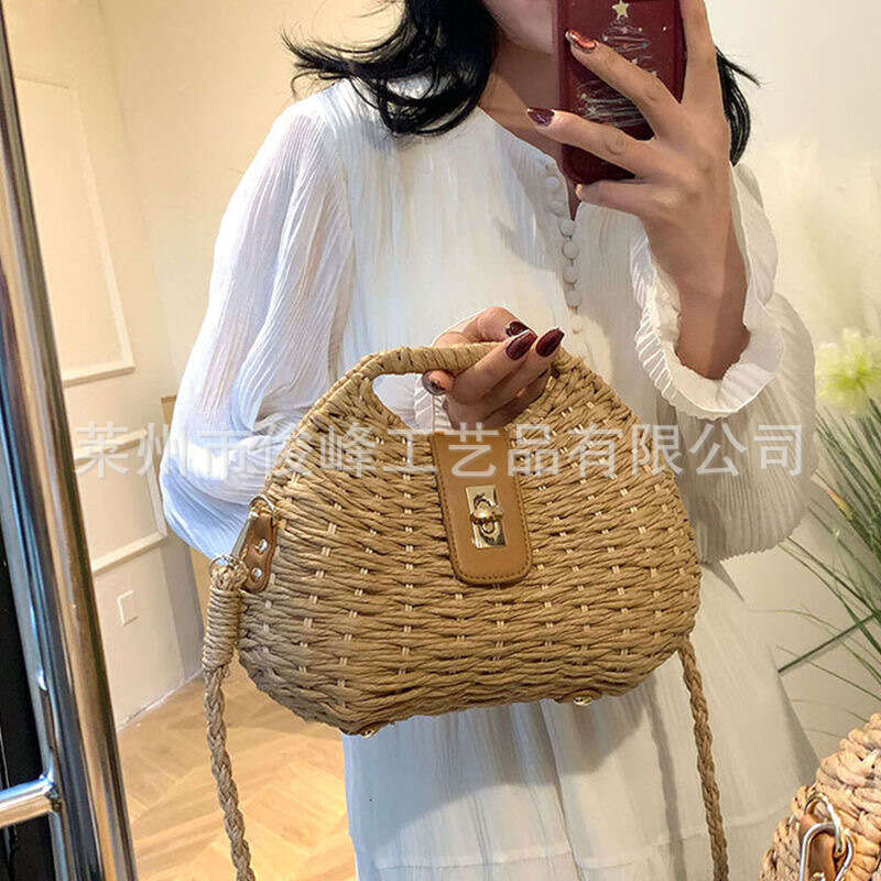 Spring And Summer Versatile French Shell New Grass Woven Seaside Crossbody Bag, Double Single Thread Buckle Handbag