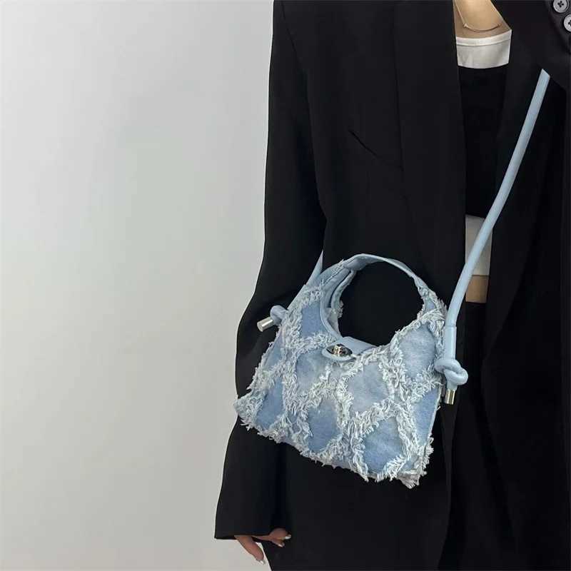 Retro denim bag womens new niche design tassel cross body bag fashionable and simple shoulder bag trend Y250319