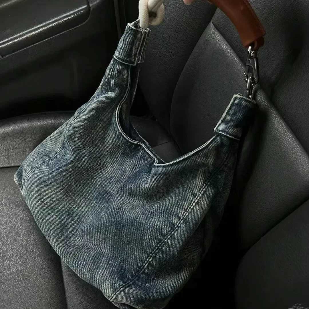 Designer Fashion s Womens bags New Canvas Denim Blue Bag Niche Leisure Versatile High Capacity Trend Handheld bag Shoulder bag Y251124
