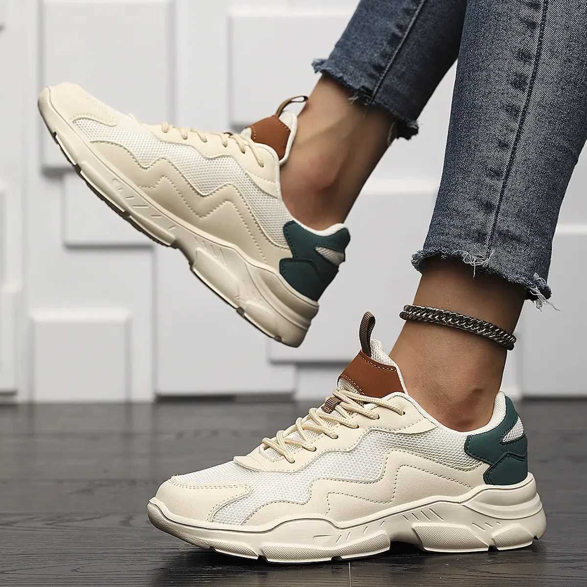 Womens sports shoes womens lightweight mesh breathable casual shoes womens black sports shoesXJ250324