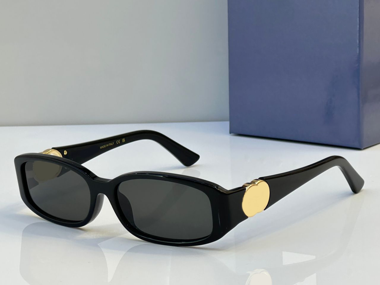 Popular Sunglasses For Men Women 1661 Fashion Summer Travel Avant-Garde Goggles Style Anti-Ultraviolet UV400 Square Acetate Full Frame Glasses Random Box