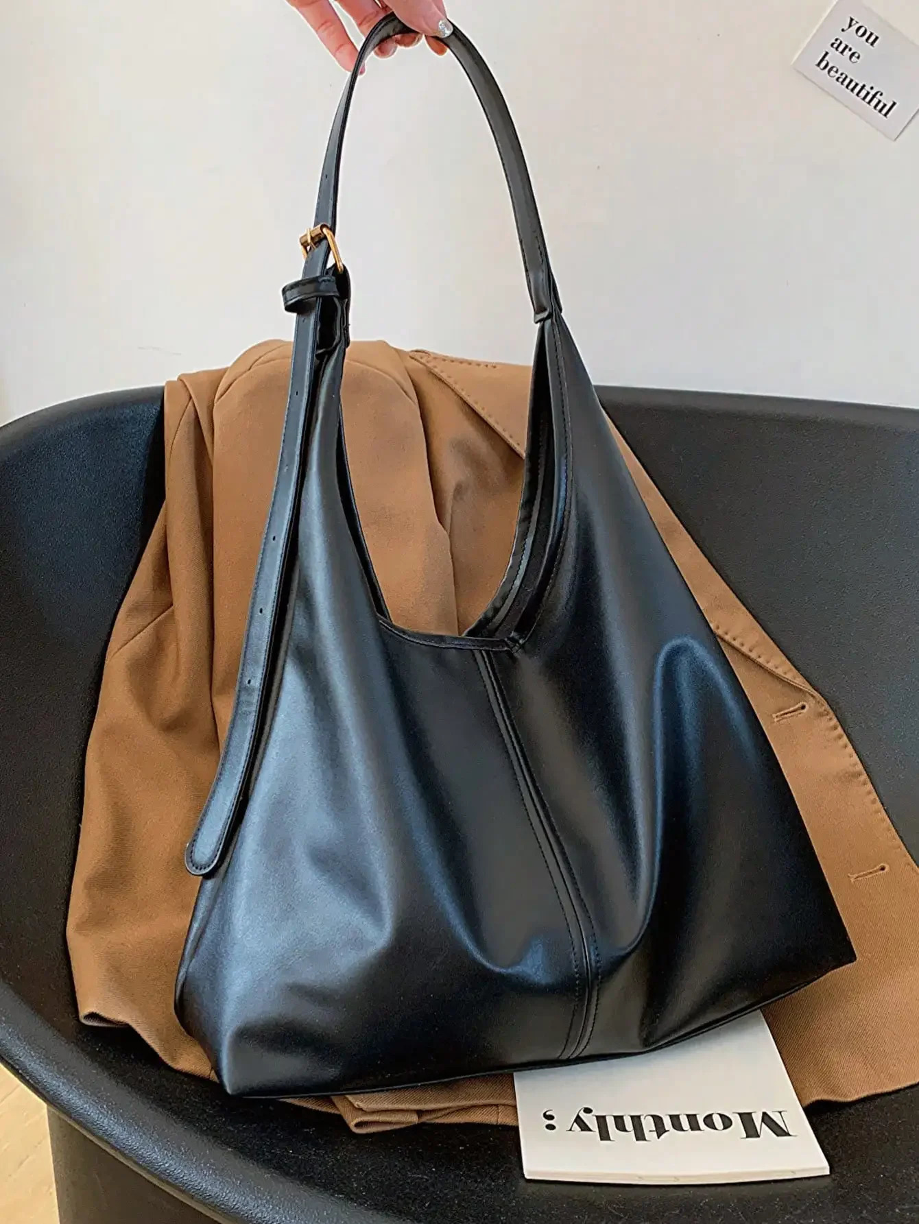 Vintage Large Capacity Shoulder Bag for Women with Soft Solid Crossbody Bag 250122