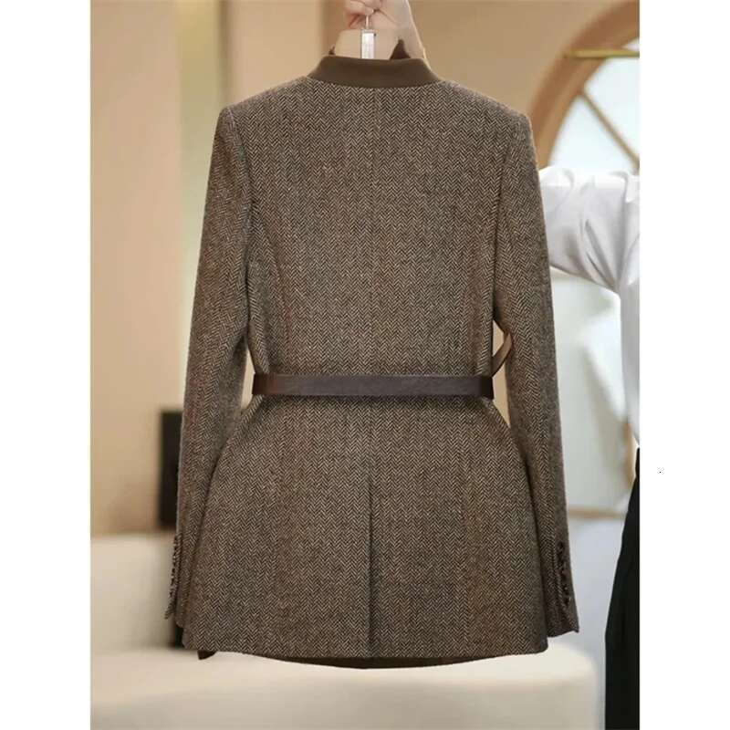 2025 Autumn And Winter New Coffee Ladies Joker High Temperament V-Neck Long Sleeve Suit Jacket Top