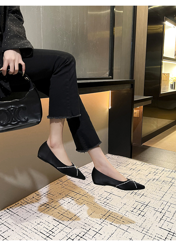 2025 new all-matching pointed head with diamond women's single shoes flat temperament with skirt