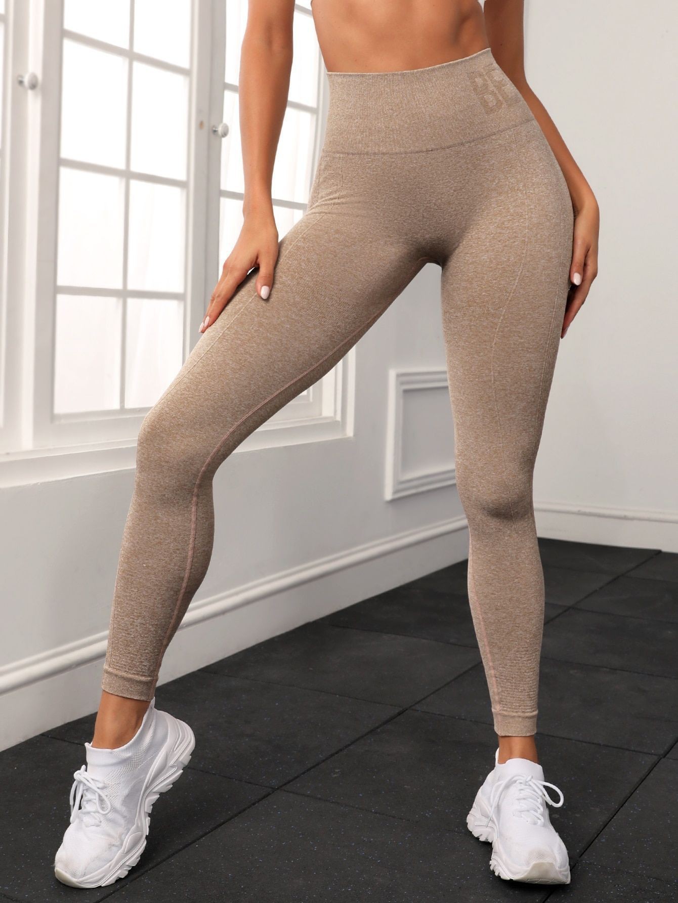 European and American designer women's trendy seamless yoga pants with peach hips fashionable and versatile fitness pants sports pants