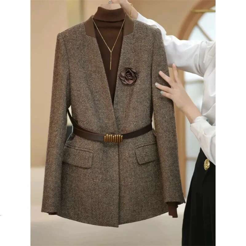 2025 Autumn And Winter New Coffee Ladies Joker High Temperament V-Neck Long Sleeve Suit Jacket Top