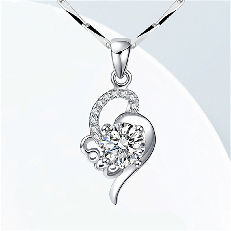 Personalized Heart Pendant Necklace - Fashion Accessory for Everyday Wear