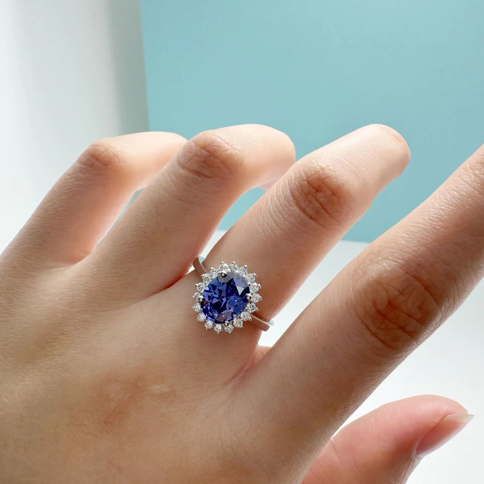Womens PT950 platinum ring sapphire 2 carat diamond European and American simple temperament AU750 250118
