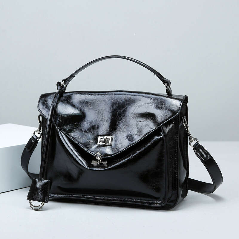 Women's Bags Women's fashionable and luxurious handbag, large capacity commuting high-end soft leather mailman bag, versatile hand-held cros