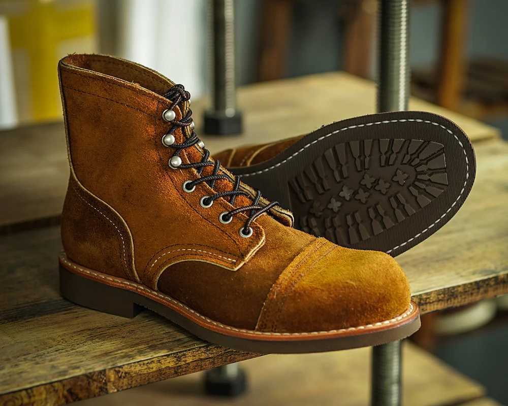 Durable Goodyear-Welted Stitchdown Rugged Style Work Boots Heritage Genuine Leather Moctoeboots8111 Red For Men Midcut Shoe M250121