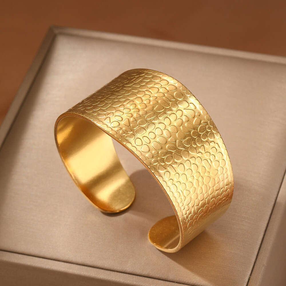 Titanium C-shaped adjustable geometry, stainless steel bracelet for women with exaggerated high-end feel and opening