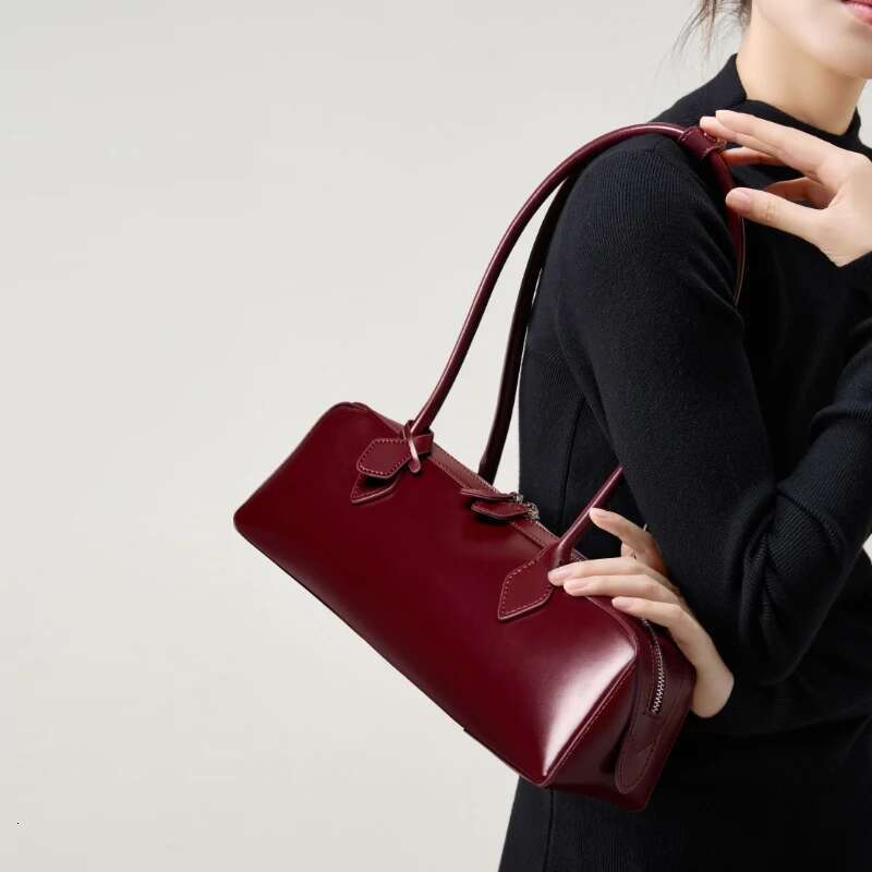 Women's Leather New Fashion Niche Design Shoulder Large Capacity Cowhide Armpit Long Strip Red Baguette Bag For Women