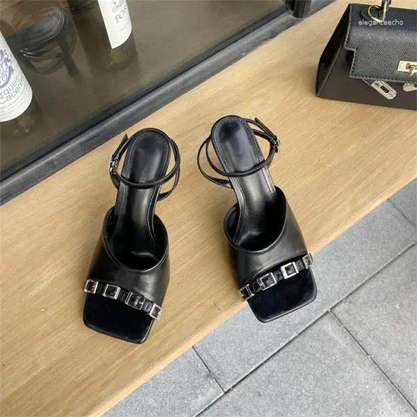 2025 S Fashion Designer Sandals Square Toe Buckle Strap Beige Heeled Summer Women S Low Shoes Black Open Heeled Clear Comfort High Girl