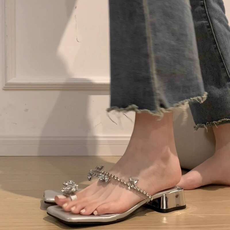 Crystal Slippers Fashion Low Heels Sandals Summer Open Toe Pearl Flip ps Brand Designer Women Party Shoes