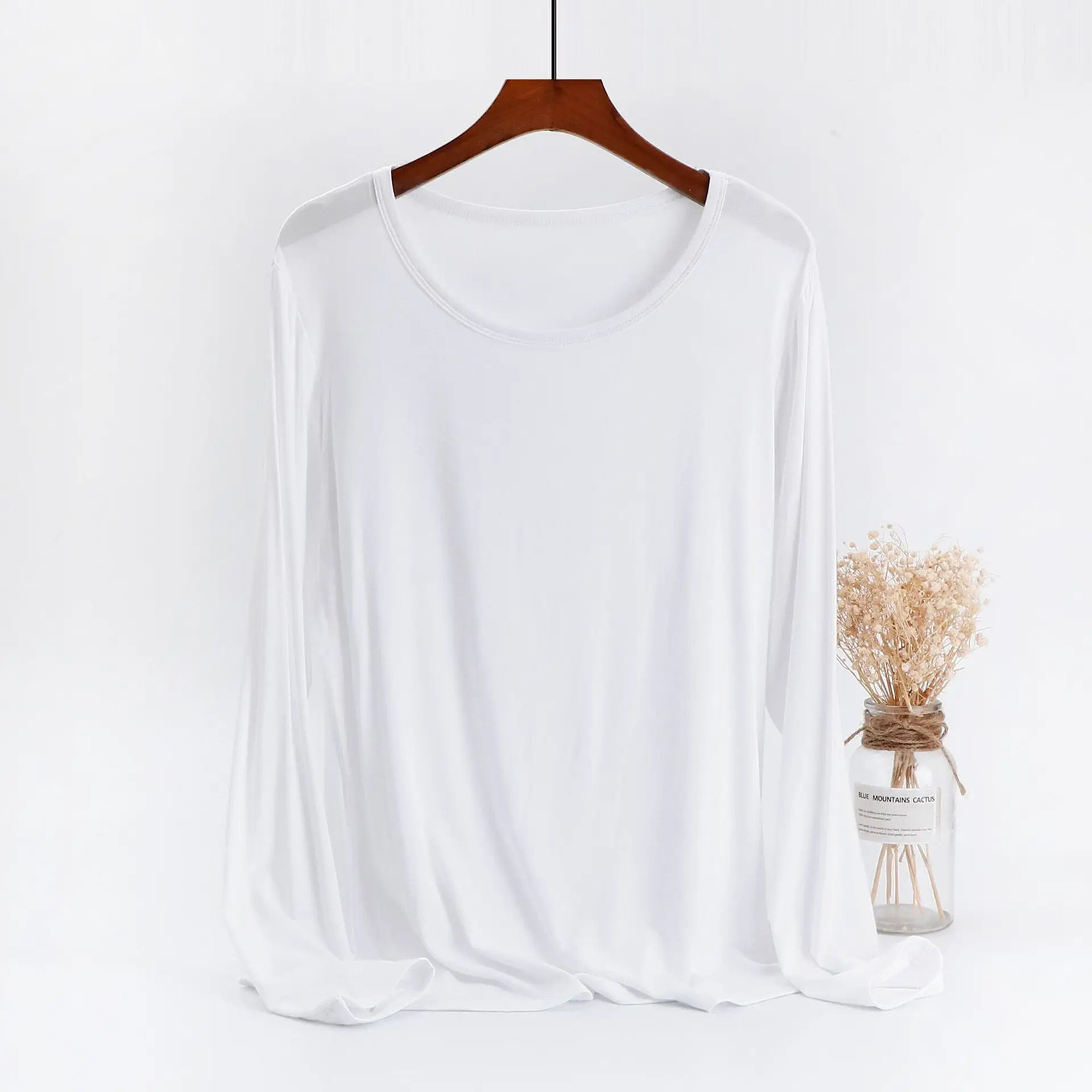 Womens round-neck loose top fattening fat MM large-size long-sleeved inner T-shirt spring and summer undershirt simple 250122