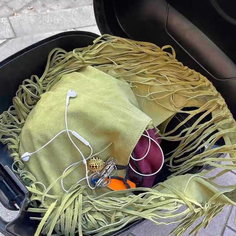 Retro suede homeless womens shoulder bag Bohemian tassel handbag large capacity handbag autumn and winter shopping bag 250122