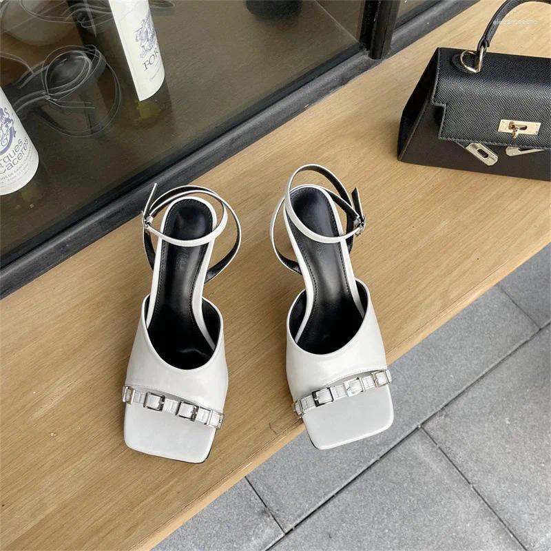 2025 S Fashion Designer Sandals Square Toe Buckle Strap Beige Heeled Summer Women S Low Shoes Black Open Heeled Clear Comfort High Girl