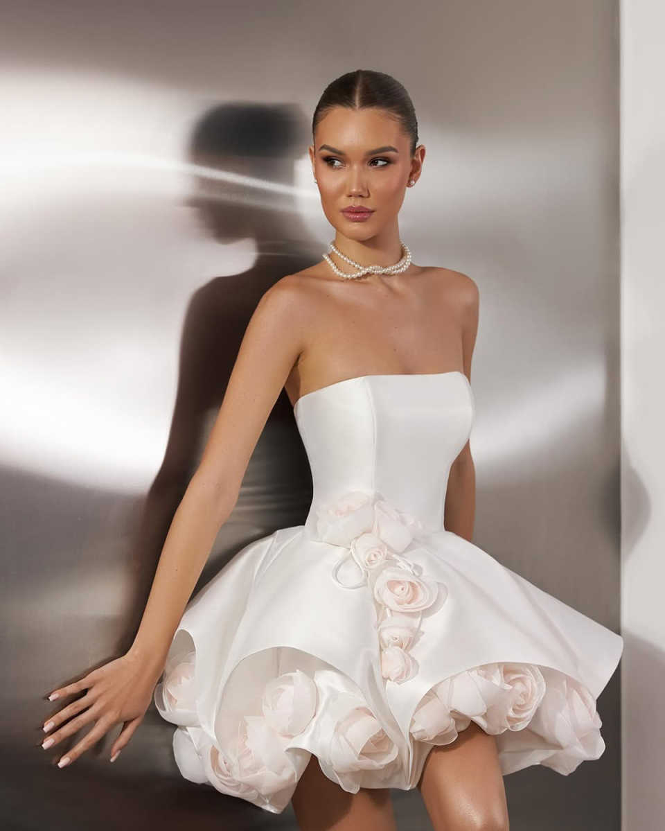 Designer Mini Evening Dresses Strapless Sleeveless Gown 3D Floral Appliques Short Prom Party Dress Custom Made