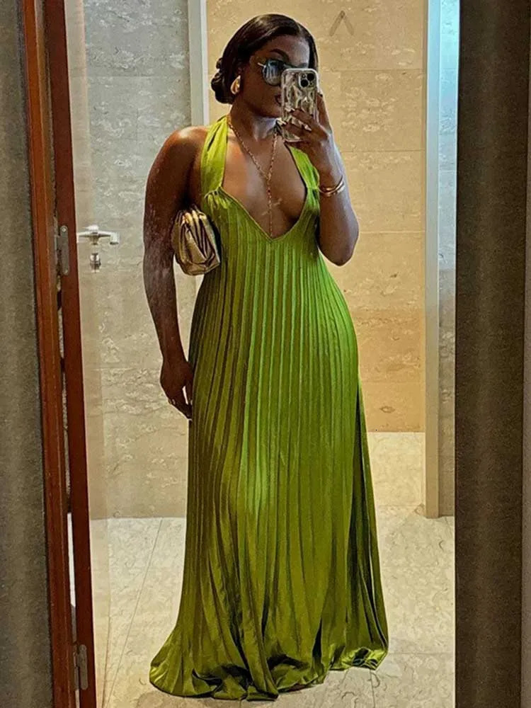 Green evening dress womens elegant and sexy summer pleated dress hollow dress womens suspender collar backless dress wholesale direct 250117