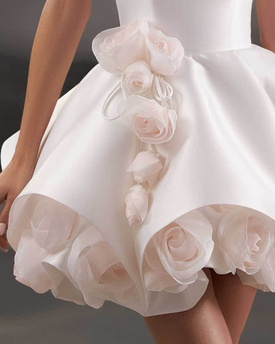 Designer Mini Evening Dresses Strapless Sleeveless Gown 3D Floral Appliques Short Prom Party Dress Custom Made