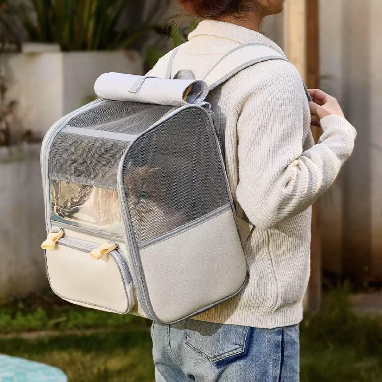 Fat cat travel bag, breathable and portable backpack for outdoor use, large capacity backpack for cats, portable pet supplies