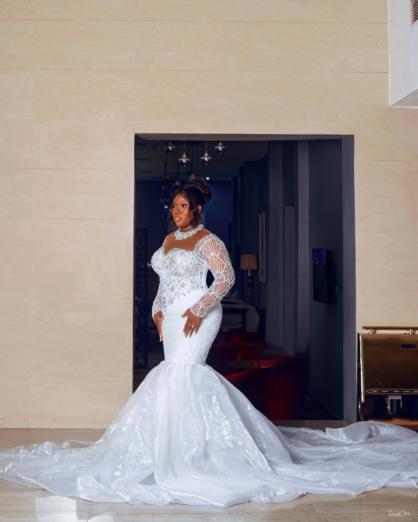 2025 Arabic Aso Ebi Plus Size Ivory Wedding Dresses Crystals Beaded Lace Full Sleeves Vintage Elegant Bridal Gowns Dress For Bride