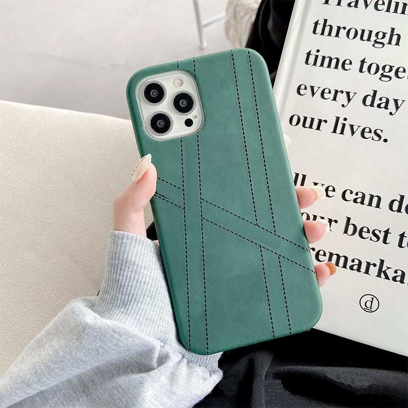 Debossed Road Pattern Designer Phone Case for Apple iPhone 16 Pro Max 15 14 13 12 11 XS XR 8 7 Plus SE 2 3 Luxury Leather Hardwares Back Bumper C