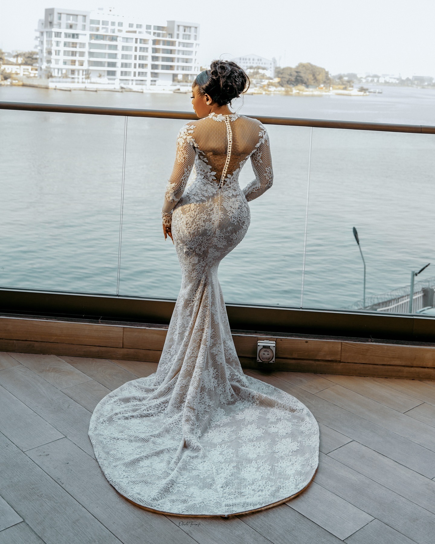 2025 Arabic Aso Ebi Plus Size Ivory Illusion Mermaid Wedding Dresses Lace Full Sleeves Vintage Charming Bridal Gowns Dress For Bride