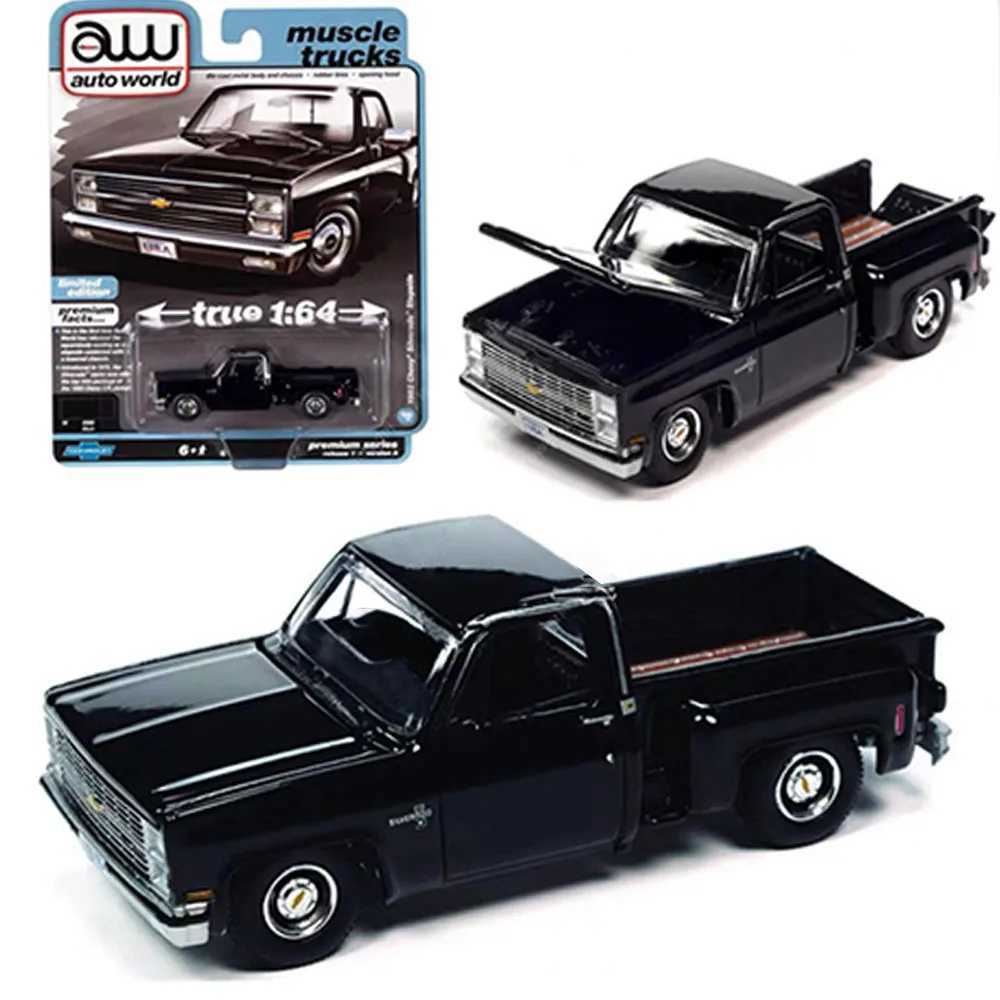 Auto World 1/64 Scale Chevy Suburban Bridge Diecast Cars Alloy Toy Car Model Collection Diecast Alloy Car Model for Gift X250125