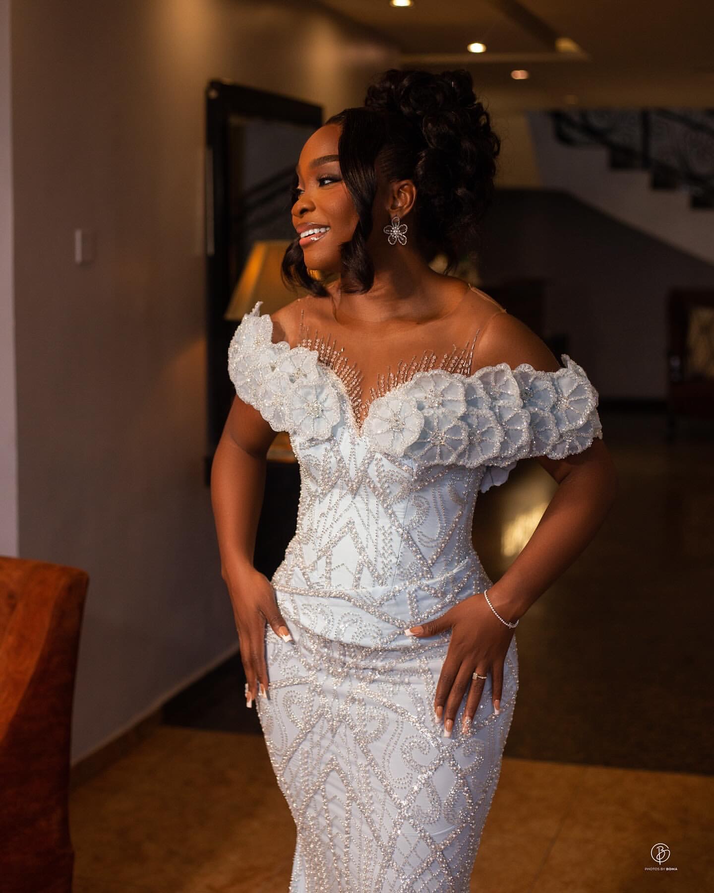 2025 Arabic Aso Ebi Plus Size Off White Mermaid Wedding Dresses rals Sequined Beaded Sheer Neck urious Vintage Bridal Gowns Dress For Bride ZJ068