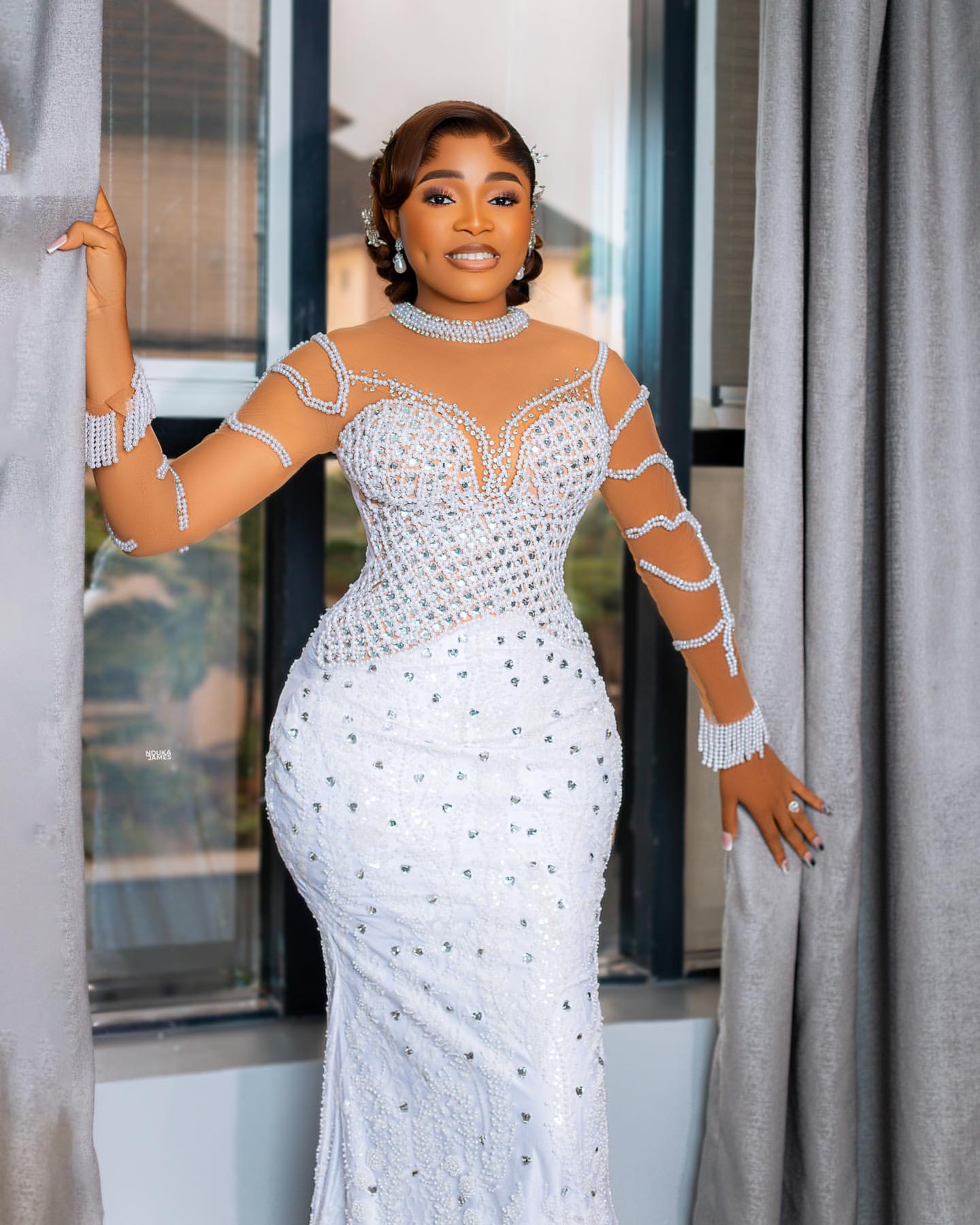 2025 Arabic Aso Ebi Plus Size Ivory Mermaid Wedding Dresses Pearls Crystals Detachable Train Vintage Sequined Lace Bridal Gowns Dress For Bride