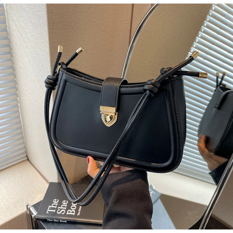 White Single Shoulder Bag for Women Classic Flap Small Underarm Bags Lady Daily Out Casual Handbag Purses 250121