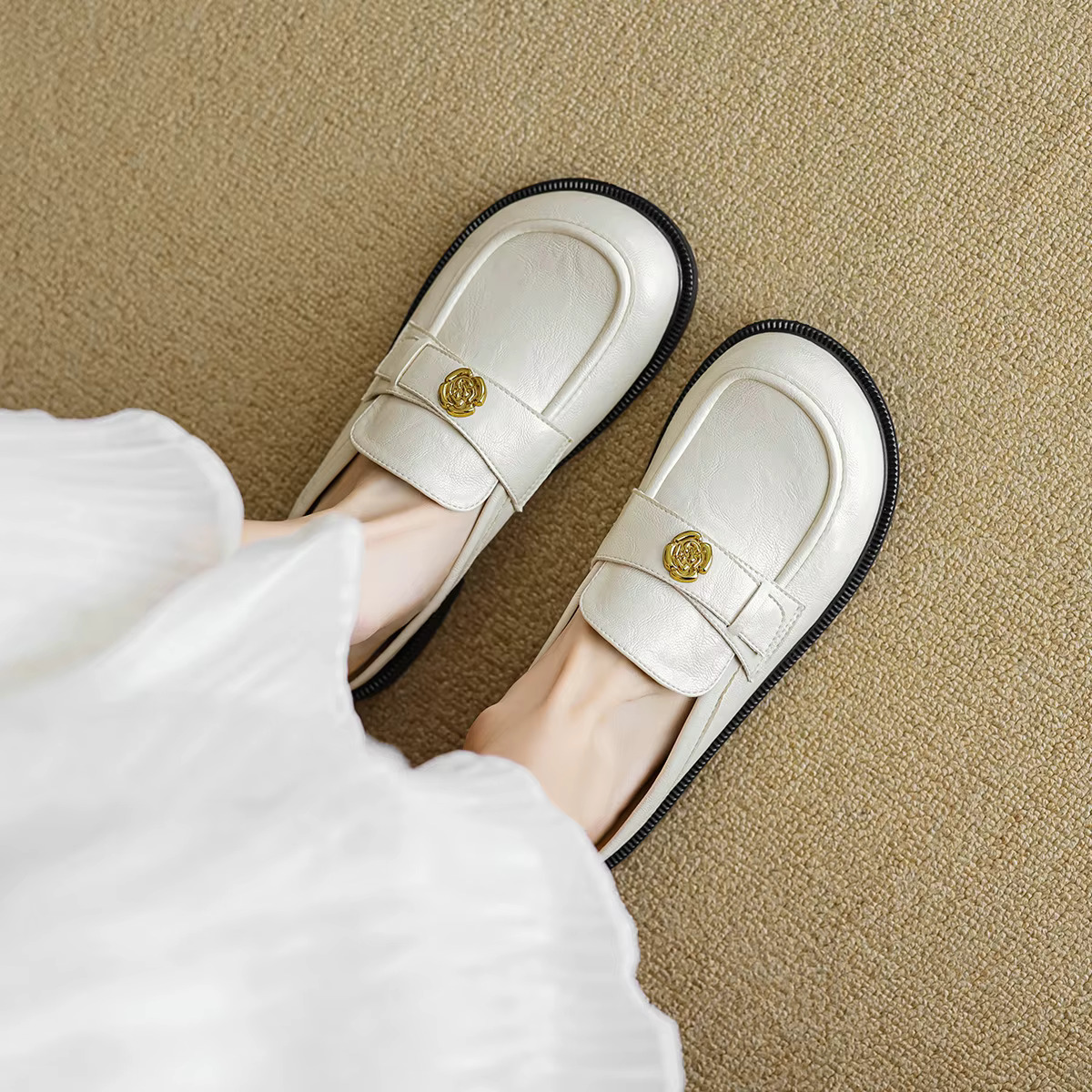 Spring New Women's Flat Slippers British Style Black Metal Decoration Ladies Casual Mules Work And Outdoor Wear Large Size 41-43