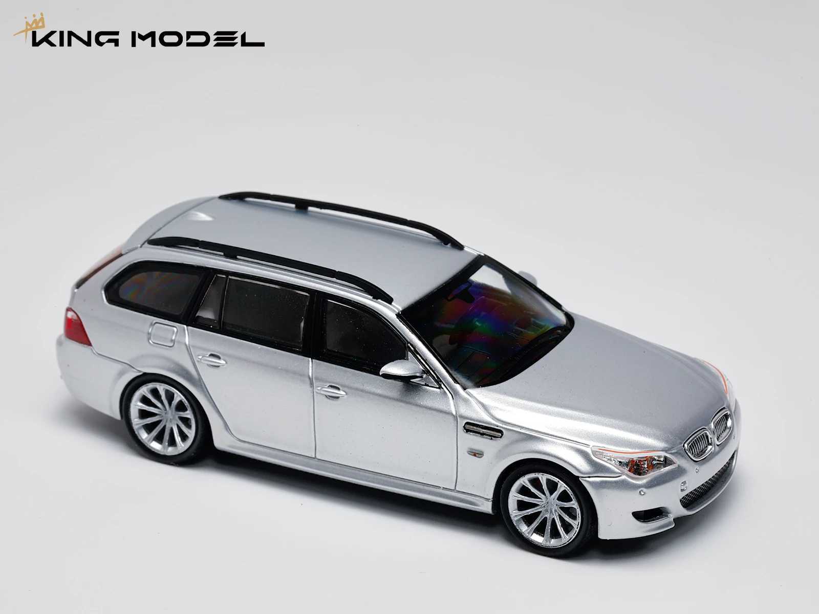 Kingmodel 1 64 M5 E60 Black/Silver Truck Sedan Edition Die cast Model X250125