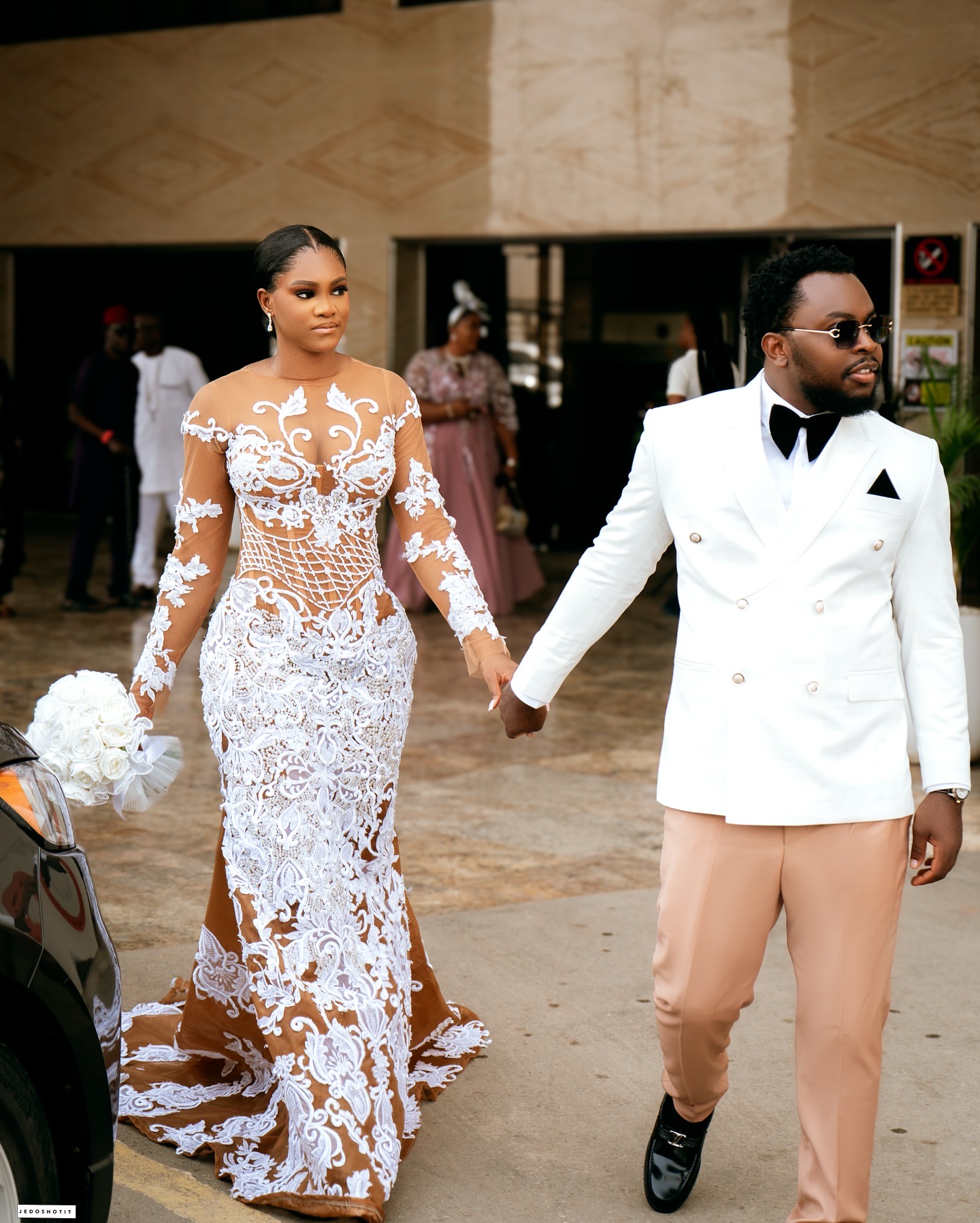 2025 Arabic Aso Ebi Plus Size Ivory Illusion Mermaid Wedding Dresses Crystals ral Lace Sheer Neck urious Vintage Bridal Gowns Dress For Bride
