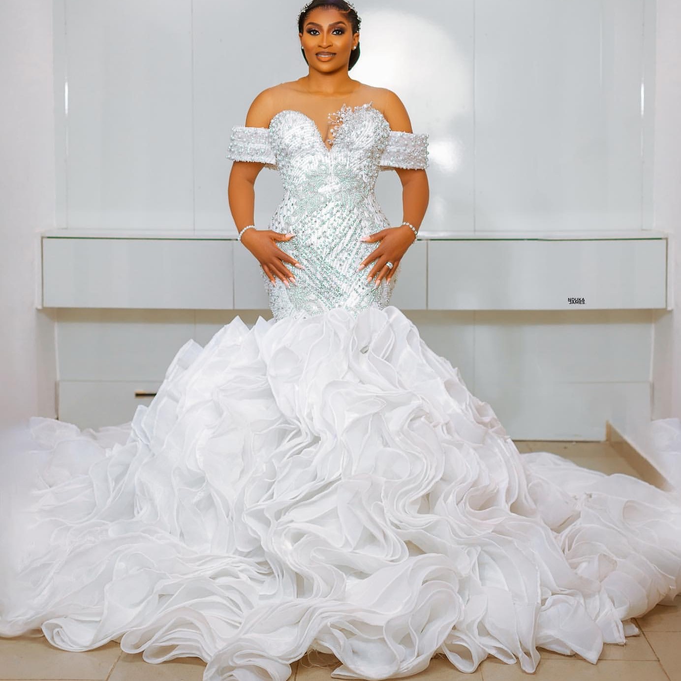 2025 Arabic Aso Ebi Plus Size Ivory Illusion Mermaid Wedding Dresses urious Tiers Crystals Beaded Lace Vintage Bridal Gowns Dress For Bride