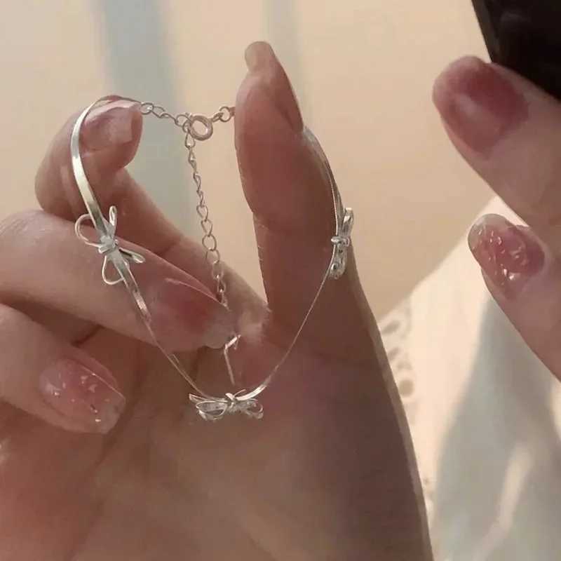 Fashion Sweet Bow Bracelets for Women Girls Sparkling Delicate Ribbon Bowknot Snake Bones Chain Bracelet Party Jewelry GiftsXJ250225