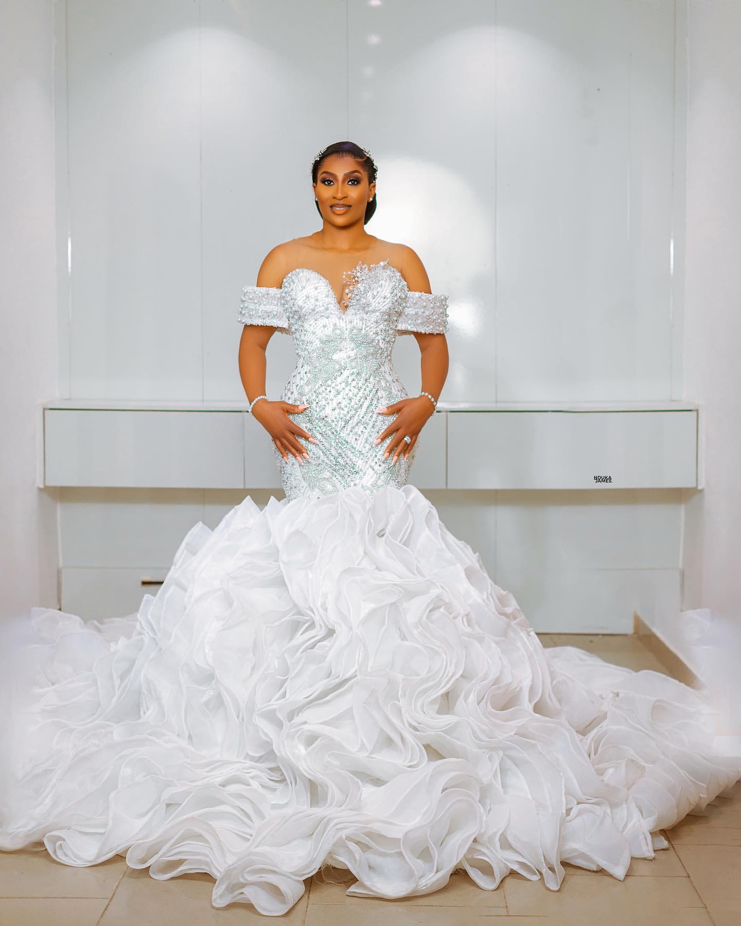 2025 Arabic Aso Ebi Plus Size Ivory Illusion Mermaid Wedding Dresses urious Tiers Crystals Beaded Lace Vintage Bridal Gowns Dress For Bride