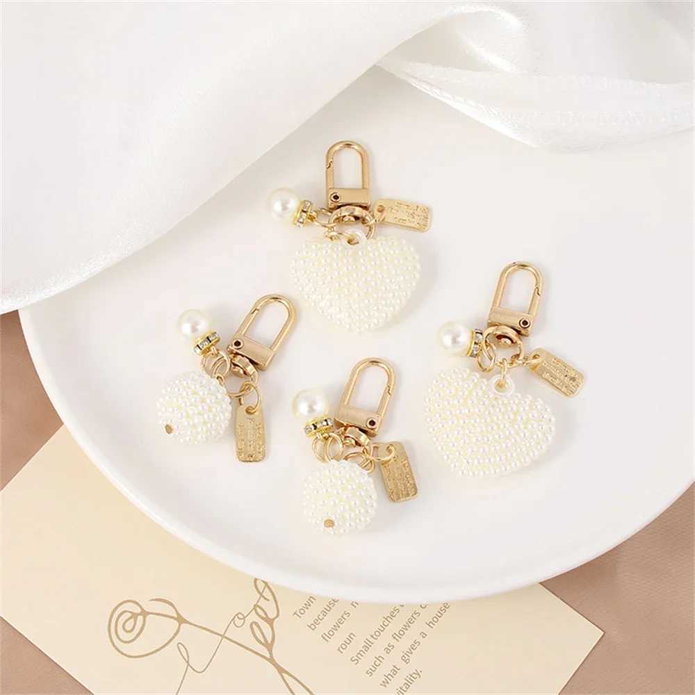 Elegant Pearl Heart Keychain Cute Round Ball Keyring Handbag Pendant Accories Metal Tag Waist Hanging Key Holder Car TrinketXJ250116