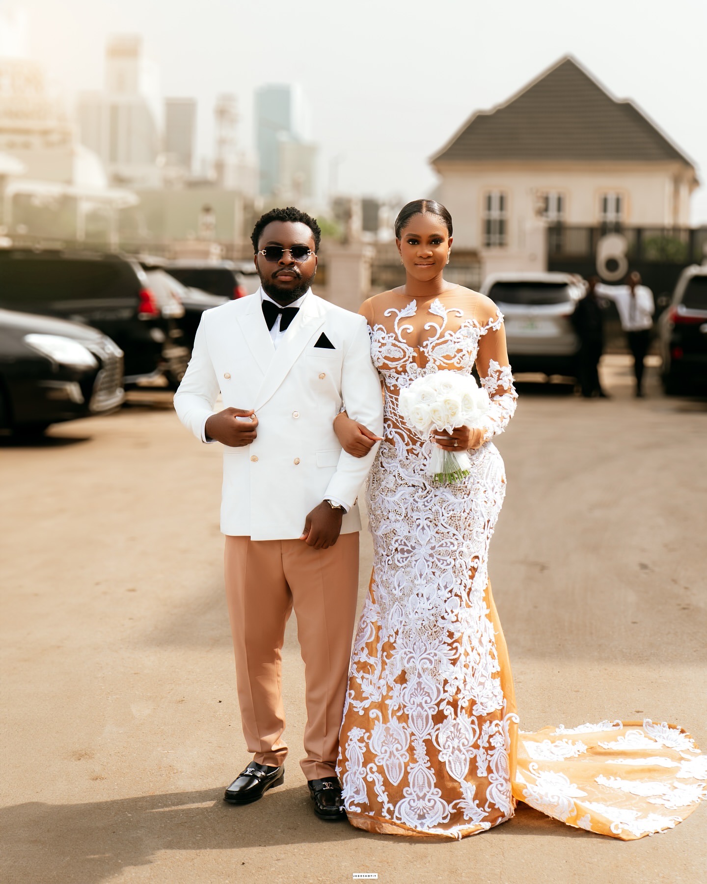 2025 Arabic Aso Ebi Plus Size Ivory Illusion Mermaid Wedding Dresses Crystals ral Lace Sheer Neck urious Vintage Bridal Gowns Dress For Bride